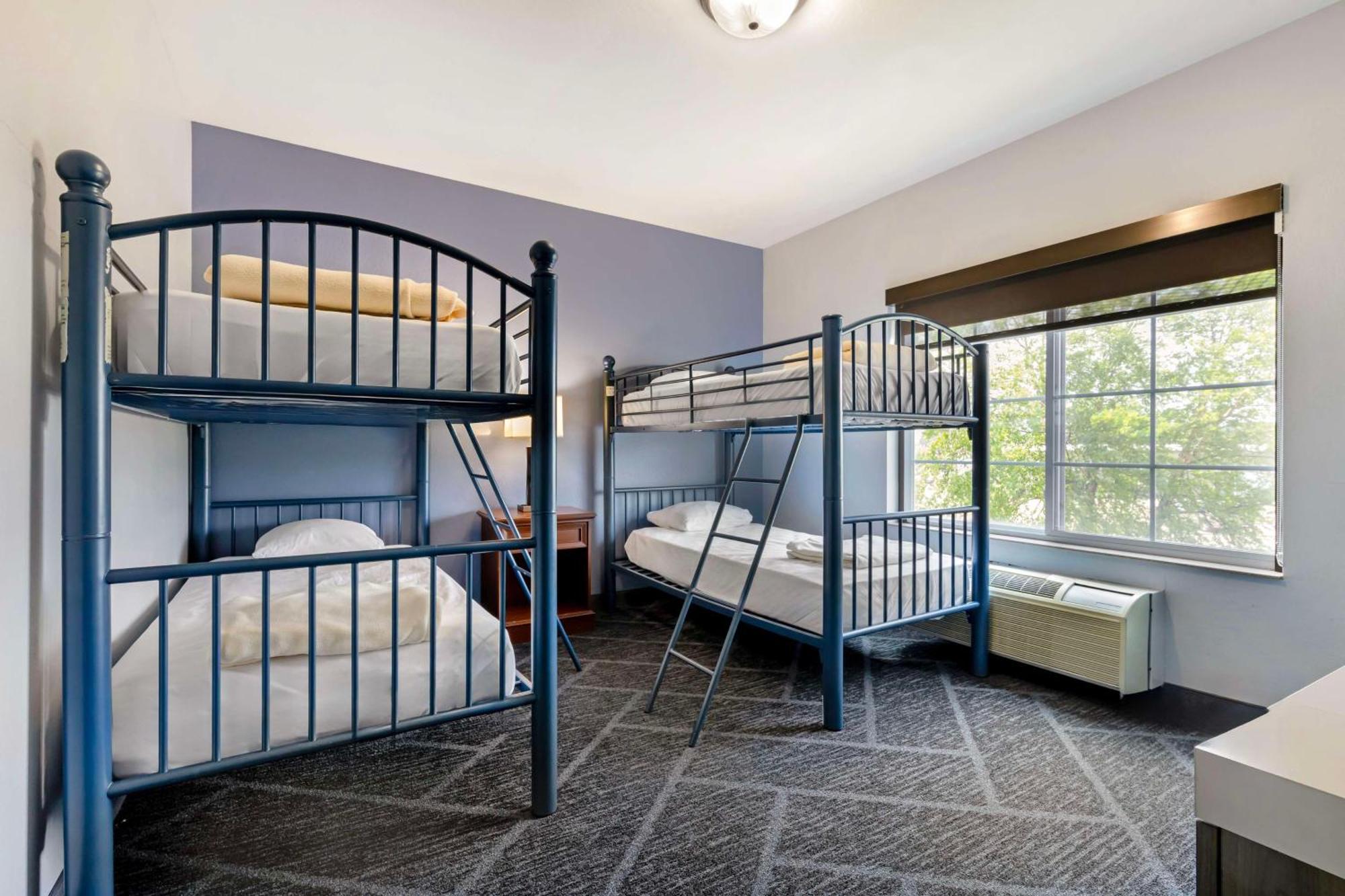 Best Western Plus Appleton Airport Mall Hotel Bagian luar foto