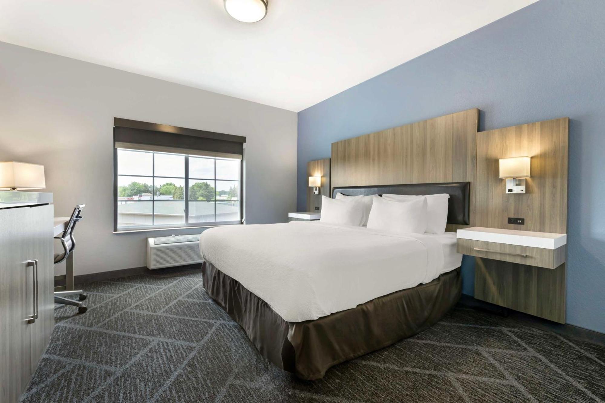Best Western Plus Appleton Airport Mall Hotel Bagian luar foto