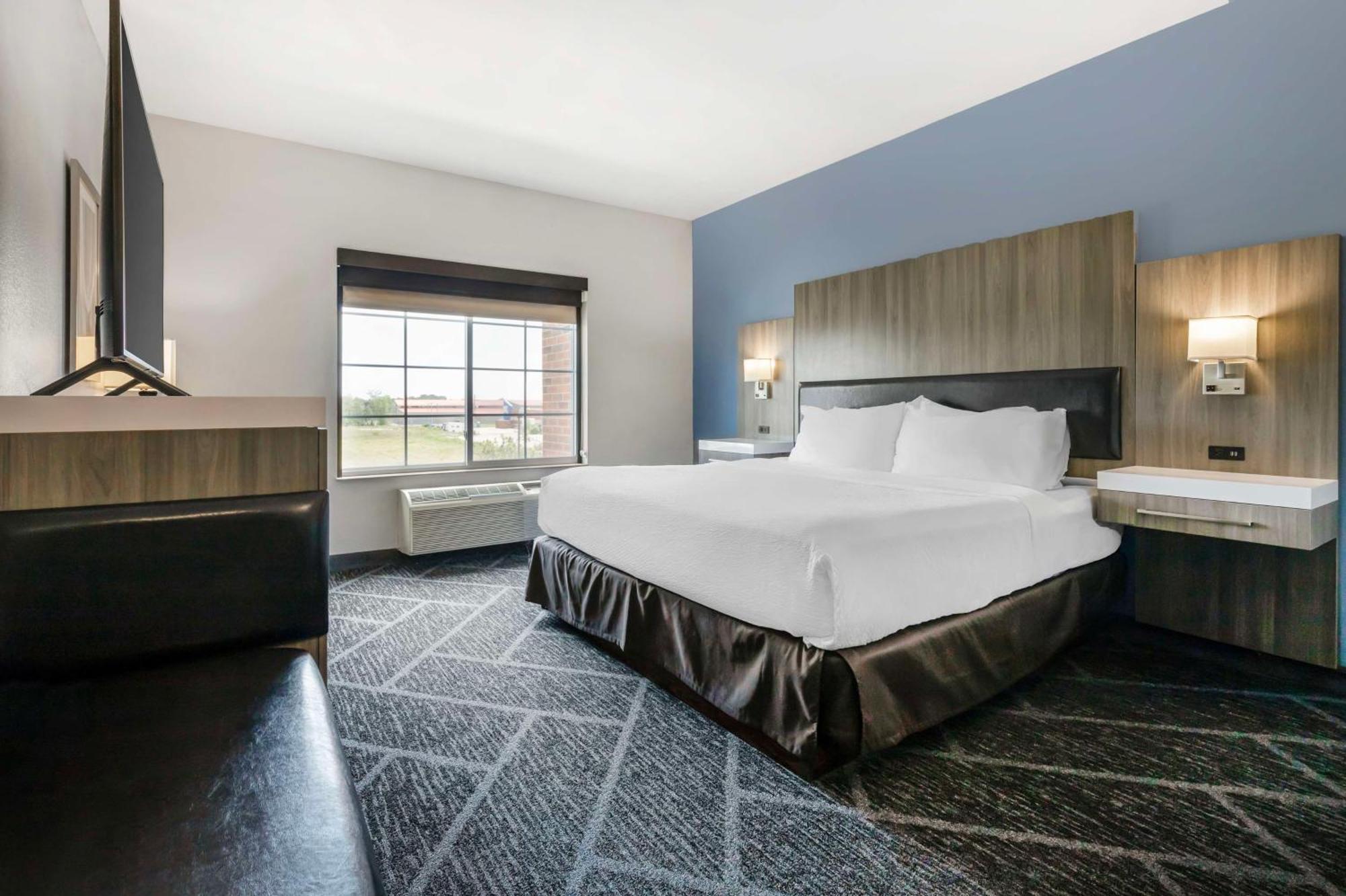 Best Western Plus Appleton Airport Mall Hotel Bagian luar foto